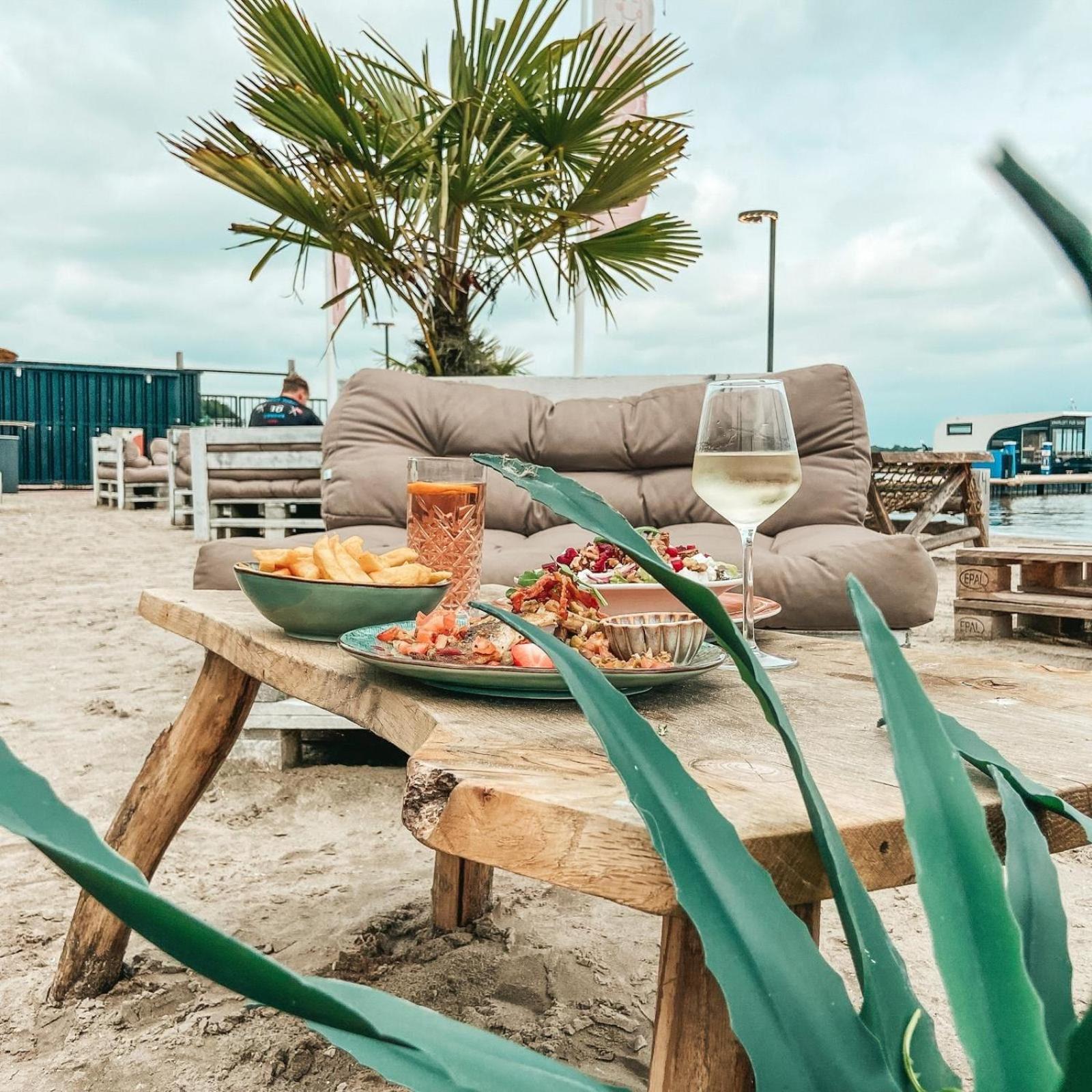 Houseboat Agua Dolce met tuin Villa Offingawier Exterior foto